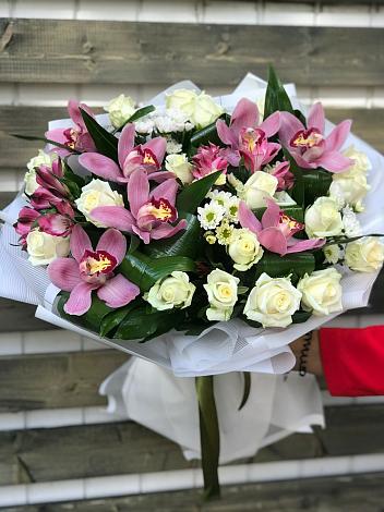 Букет цветов из: Розы и Хризантемы в Николаевске