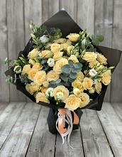 Букет цветов из:  Розы и Лизиантусы в Николаевске