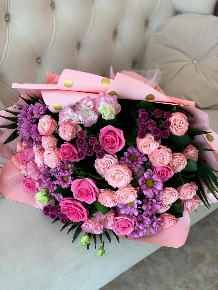 Букет цветов из: Хризантемы, Розы и Лизиантусы в Николаевске