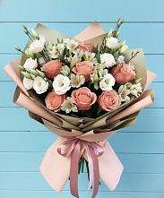 Букет цветов из:  Розы, Альстромерии и Лизиантусы в Николаевске