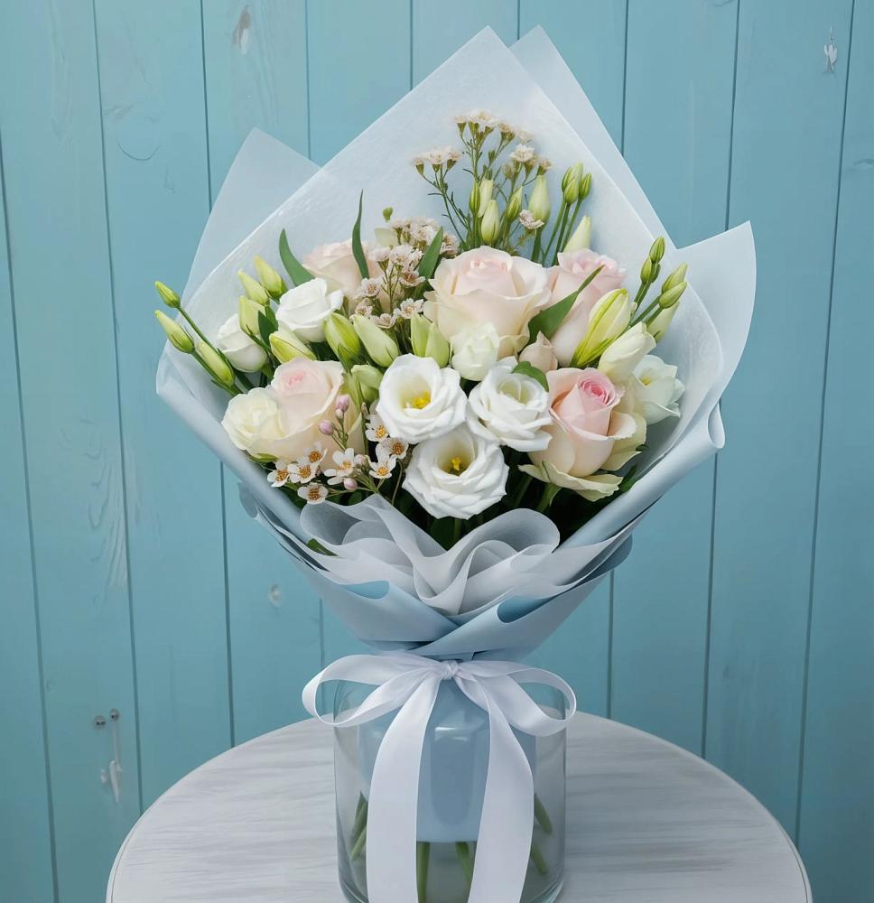 Букет цветов из: Розы и Лизиантусы в Николаевске