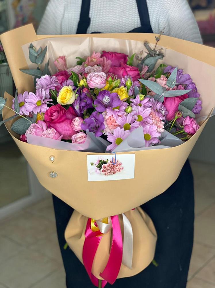 Букет цветов из: Хризантемы, Гвоздики и Альстромерии в Николаевске