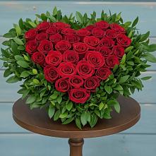 Цветочная композиция из Розы в виде сердца в Николаевске