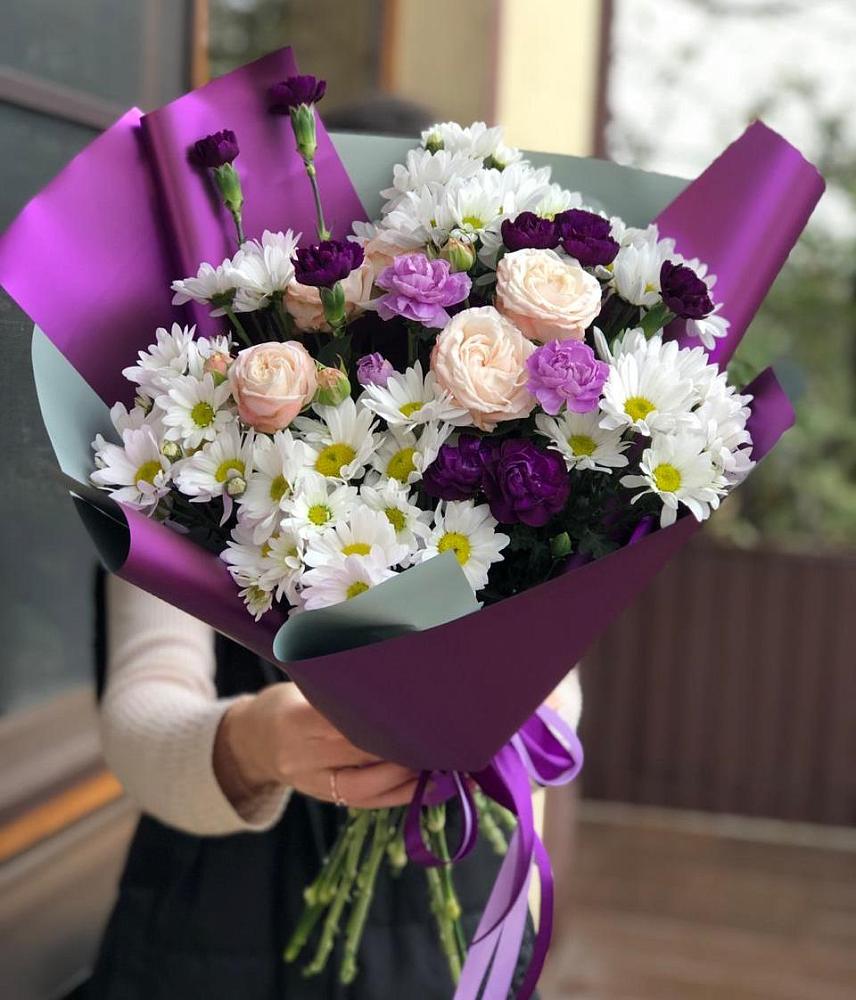 Букет цветов из: Хризантемы, Гвоздики и Розы в Николаевске