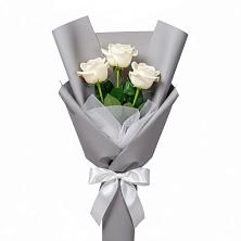 Букет 3 белые розы в Николаевске
