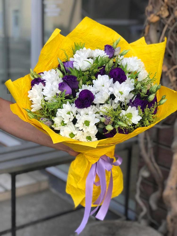 Букет цветов из: Ирисы, Хризантемы и Ромашки в Николаевске