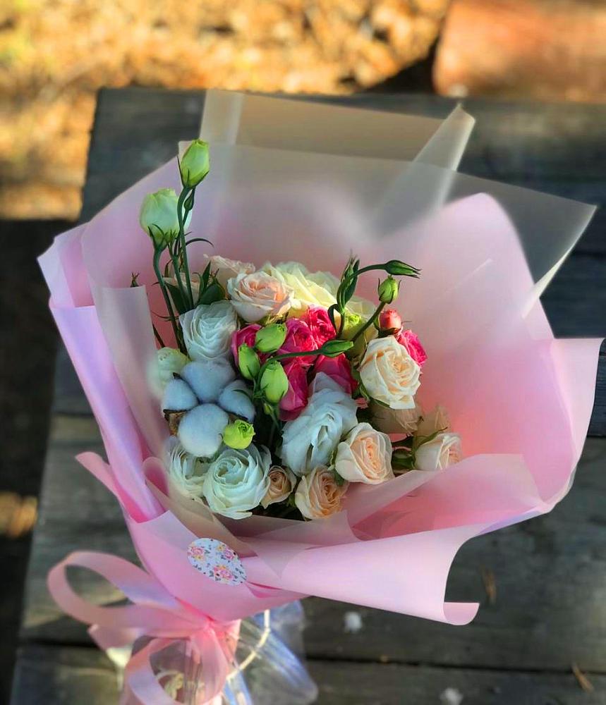 Букет цветов из: Розы и Лизиантусы в Николаевске