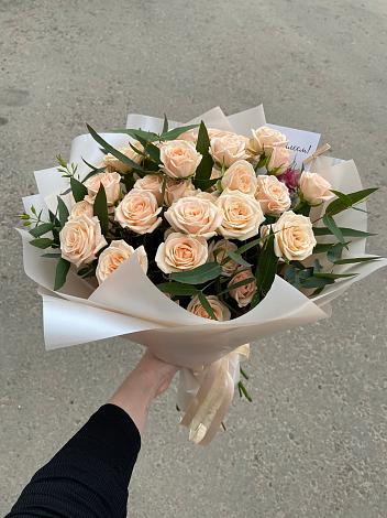 Букет Кремовые розы Латте в Николаевске