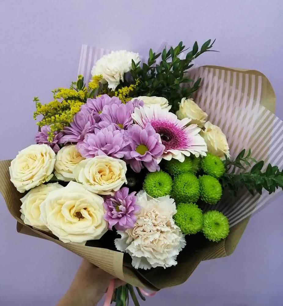 Букет цветов из: Хризантемы, Розы, Гвоздики и Герберы в Николаевске