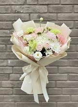 Букет цветов из:  Гвоздики, Розы, Лизиантусы и Хризантемы в Николаевске