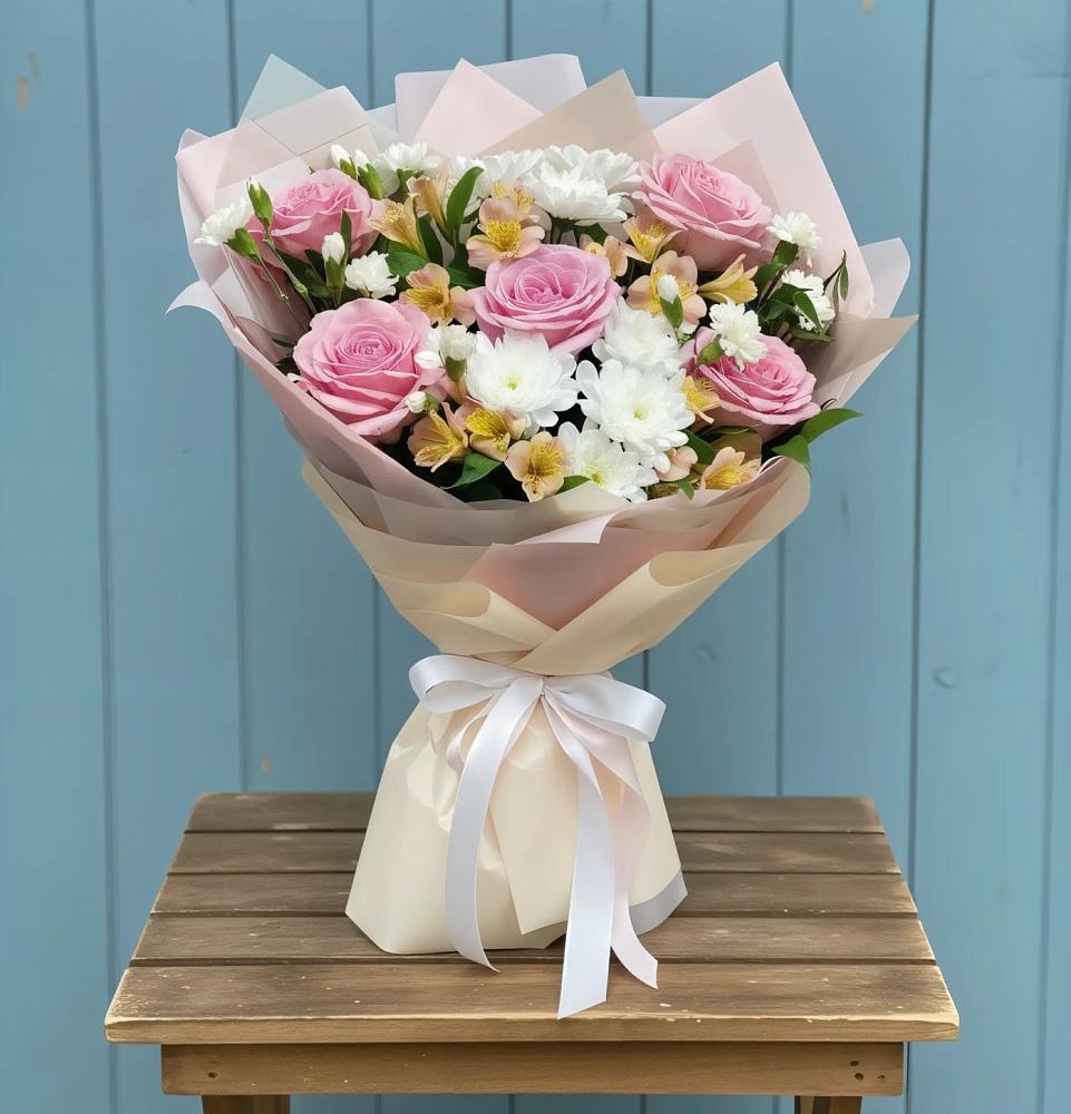 Букет цветов из: Гвоздики, Орхидеи и Розы в Николаевске