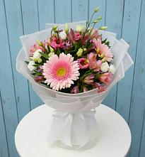 Букет цветов из:  Герберы, Альстромерии и Лизиантусы в Николаевске