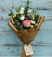 Букет цветов из:  Розы и Лизиантусы в Николаевске