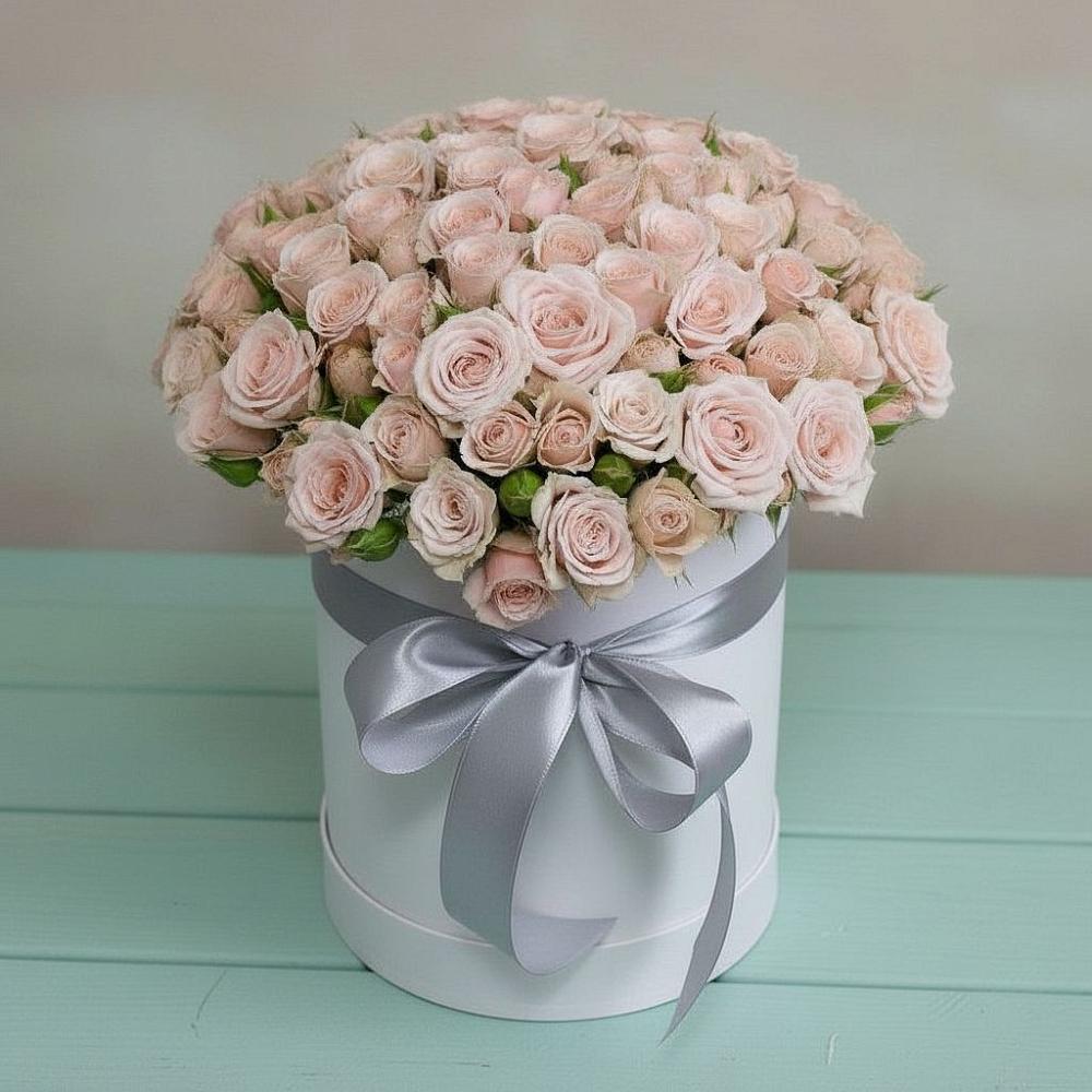 Цветочная композиция из Розы в шляпной коробке в Николаевске